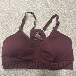 Kindred Bravely Sublime hands free pumping and nursing sports bra